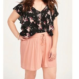 💫Torrid Peach 🍑 Lace Up Crepe Short